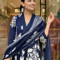 svaraa Women Floral Print Flared Kurta Suit Set image 3