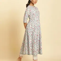 Women Floral Print A-Line Kurta image 3