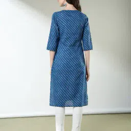 nyrika Women Leheriya Print Straight Kurta image 3
