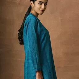 women plus Women Printed Cotton Mandarin Kurti image 3