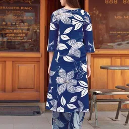 gosriki Women Floral Straight Kurta Set image 3