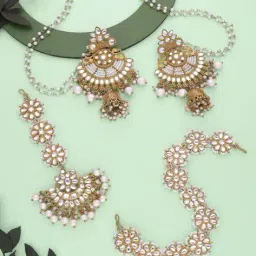 brado jewellery Women Ethnic Mang Tikka With Earrings image 3