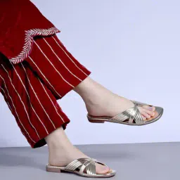 shoetopia Women Open-Toe Slip-On Sandals image 3