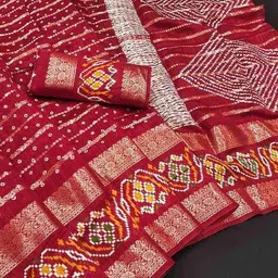 nyrika Bandhani Print Saree with Running Blouse Piece image 3