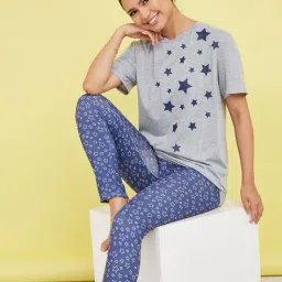 styli Print T-Shirt & Pyjama Set image 3