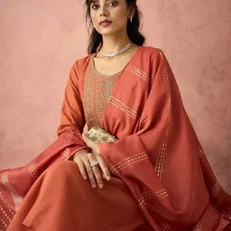 hritika Embroidery Straight Kurta Set image 3