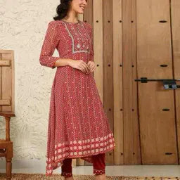 Women Printed Anarkali Kurta with Pants & Dupatta image 3