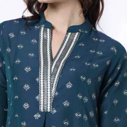 avaasa mix n' match Women Floral Print Overlap Placket A-Line Kurta image 4