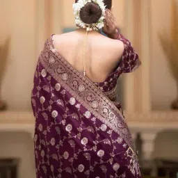 svaraa Women Kanjeevaram Saree with Blouse Piece image 4