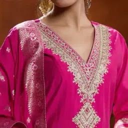 women plus Women Embroidered Straight Kurta Set image 4