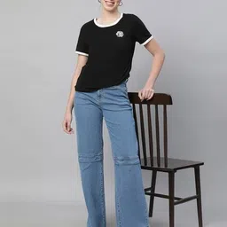 hivora Women Lightly Washed Bootcut Jeans image 4