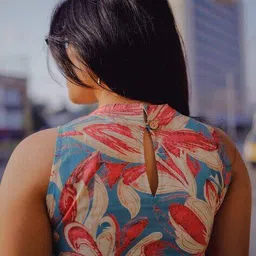 gosriki Women Floral Straight Kurta Set image 4