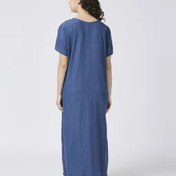 cefalu Women Embroidered Round-Neck Nightgown image 4