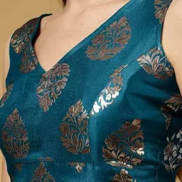 oomph! Women Embellished Back Open Blouse   image 4