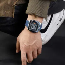 naviforce Men NF8064 S BE BE Chronograph Watch with Tang Buckle  image 4