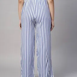 drape in vogue Women Printed Relaxed Fit Pyjamas image 4