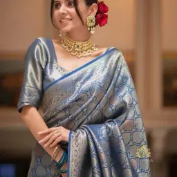 zikaraa Women Printed Silk Saree image 4