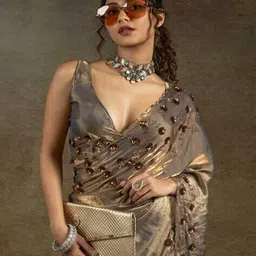 ri-wah Women Embellished Saree with Scalloped Hem image 4