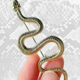 the tie hub Men Golden Serpent Brooch image 4