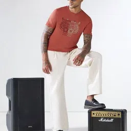 bewakoof Men Cotton Graphic Printed T-Shirt image 4