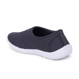 trase Women Slip-Ons with Fabric Upper image 4