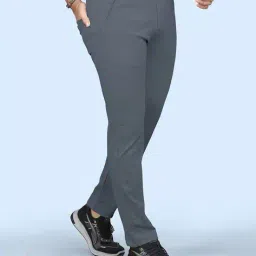 indiclub Men Mid-Rise Relaxed Fit Flat-Front Trousers image 4