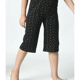 pixie n prince Girls Leaf Print Loose Capris image 4