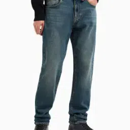 Men Lightly Washed J16 Straight FitJeans-image-19