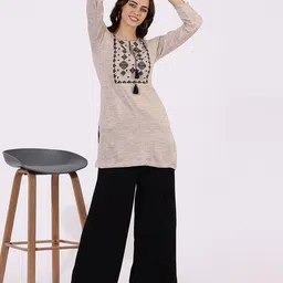 Women Straight Kurti with Embroidered Yoke image 5