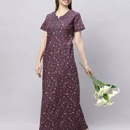 quira Women Floral Print Round-Neck Nightie image 5