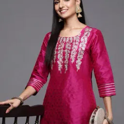 varanga Women Regular Kurta image 5