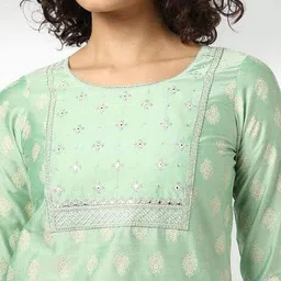 avaasa mix n' match Women Straight Kurta with Embroidered Yoke image 5