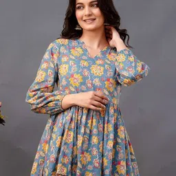 svaraa Women Floral Tunic image 5