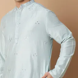 melange by lifestyle Men Embroidery Long Kurta image 5