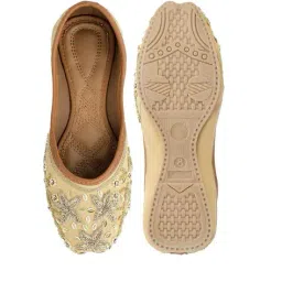 indie picks Handcrafted Embellished Juttis image 5