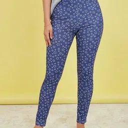 styli Print T-Shirt & Pyjama Set image 5