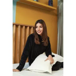 FEATHERS CLOSET Black Solid Relaxed Fit Loungewear Maxi image 4