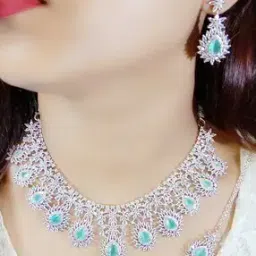 ladymania Women Stone-Studded Necklace & Earrings Set-picture-13