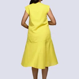 Mom For Sure by Ketki Dalal Yellow Cotton Linen High-Low Maternity A-Line Midi Dress image 5