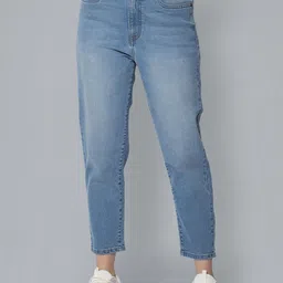 Flying Machine Women Relaxed Fit High-Rise Light Fade Stretchable Cropped Jeans-picture-29