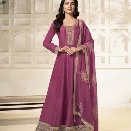 seerat Women Embroidery Kurta Set image 1