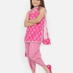 nauti nati Floral Printed Straight Kurti & Dhoti Set-picture-52