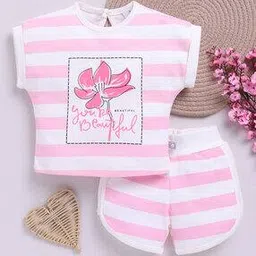 mom's love Infants Floral Print T-Shirt & Shorts Set-picture-42