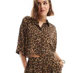 Women Leopard Print Oversized Crop Shirt-image-32