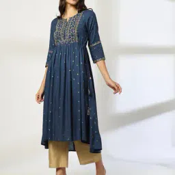 avaasa mix n' match Women Printed Flared Kurta with Embroidered Yoke image 1