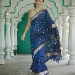 svaraa Women Floral Print Saree with Contrast Border image 1