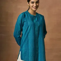 women plus Women Printed Cotton Mandarin Kurti image 1