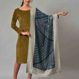 Women Striped Shawl with Frayed Hem-image-17