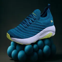 neemans Men Round-Toe Sneakers with Lace Fastening  image 1