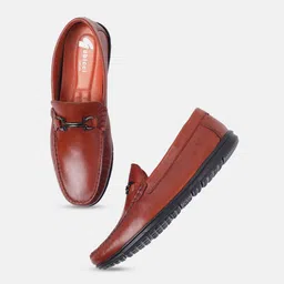 GABICCI Men Textured Leather Horsebit Loafers-image-75
